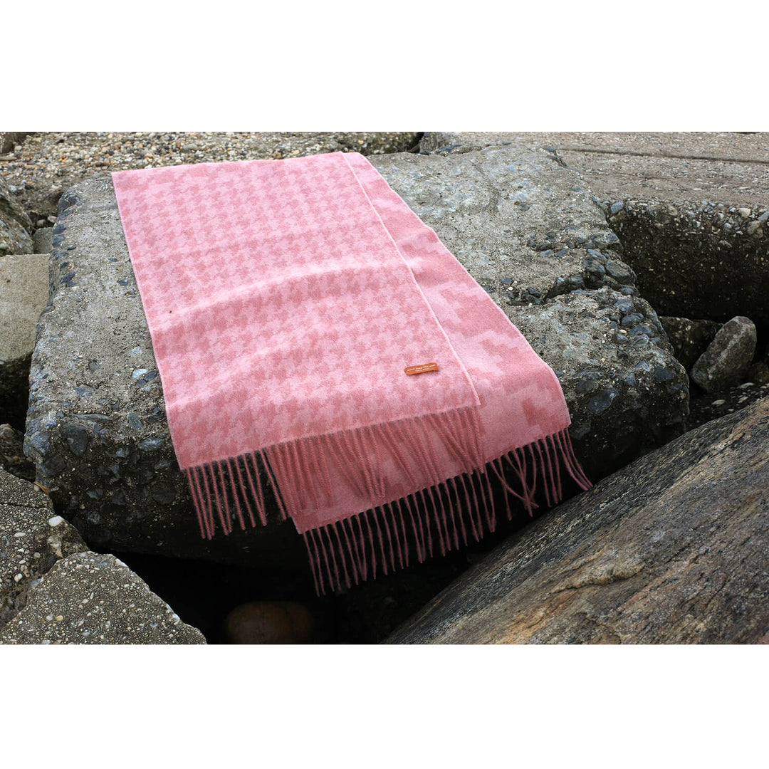Houndstooth Wool Scarf - Pink