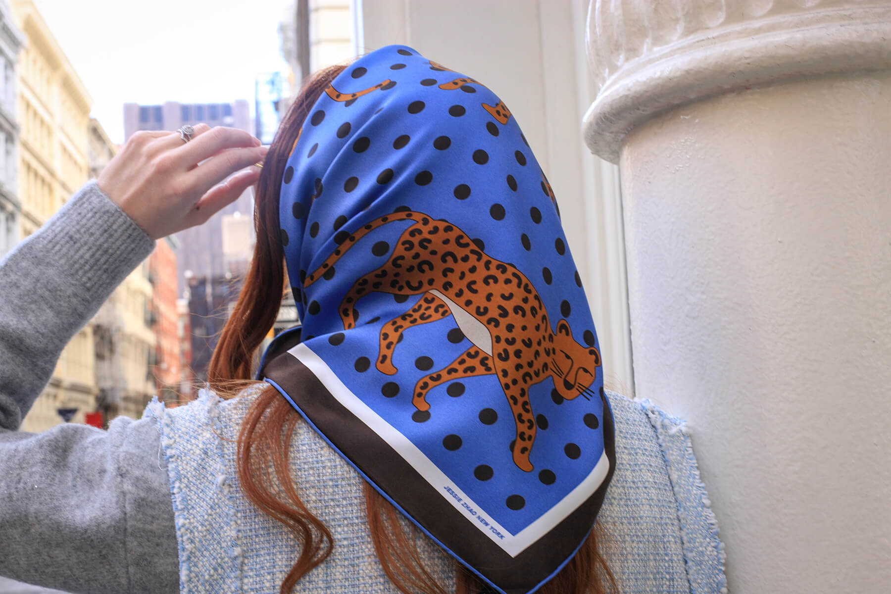 [JILLSTUART]★韓国大人気★LEOPARD PATTERN SILK SCARF Leopard Print Velvet & Blue Floral Silk Reversible Scarf | Park