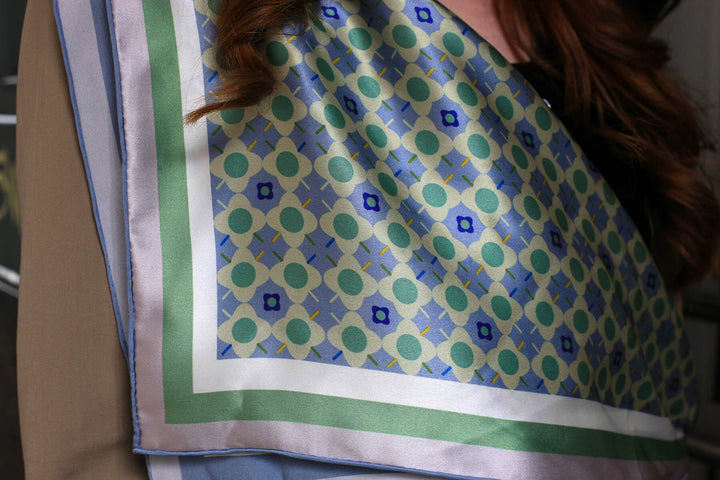 Double Sided Silk Scarf Of Polka Dot Bloom - Green
