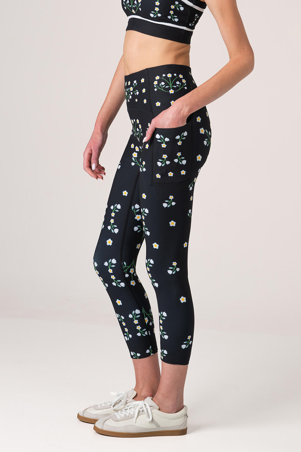 Night Garden High-Waisted 7/8 Legging